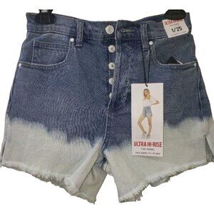 Celebrity Pink Shorts Juniors. Size 1/25. New With Tags $44